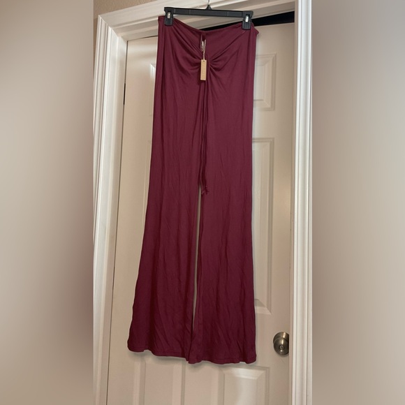 SKIMS Pants - NWT: SKIMS - SOFT LOUNGE RUCHED PANTS